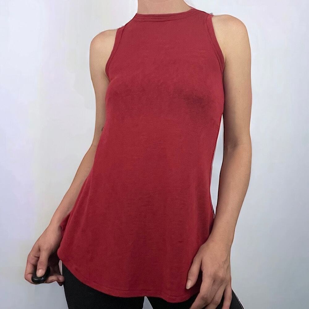 💙3 for $15 Athleta Soft Red Tank Top Blouse